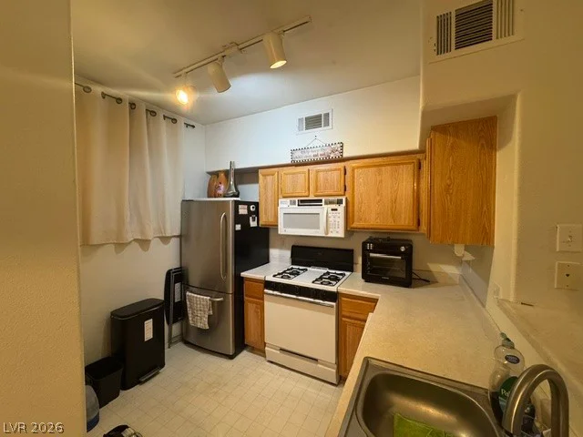 9050 Warm Springs, Las Vegas, NV 89148