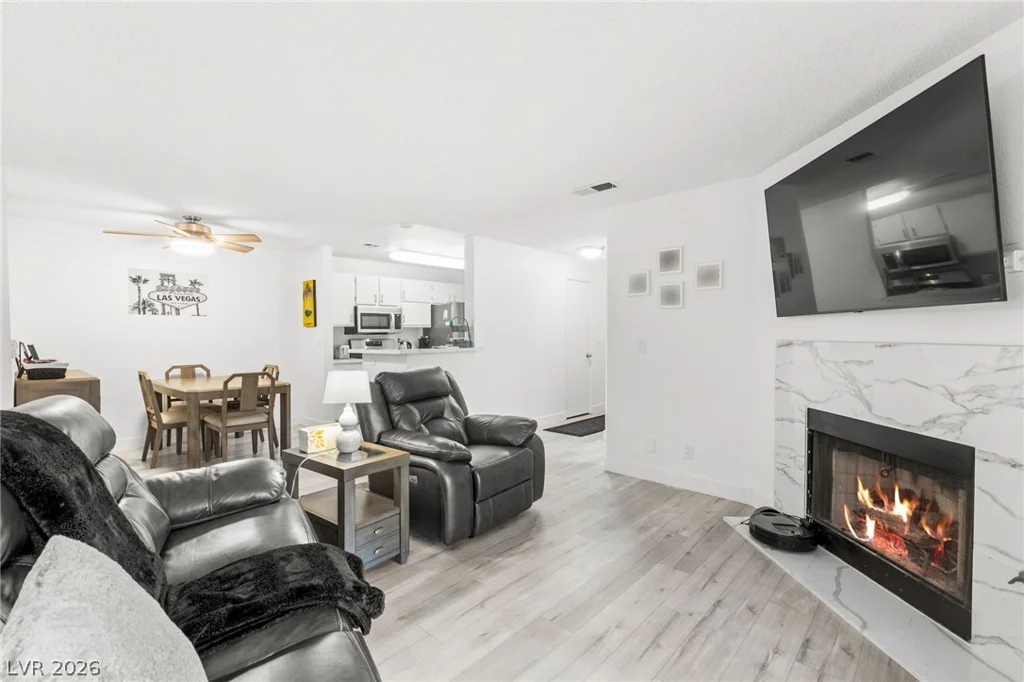 2200 Fort Apache, Las Vegas, NV 89117