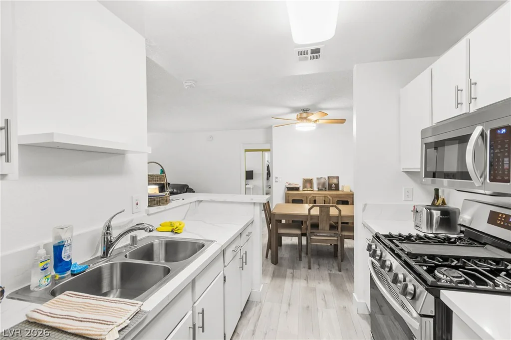 2200 Fort Apache, Las Vegas, NV 89117