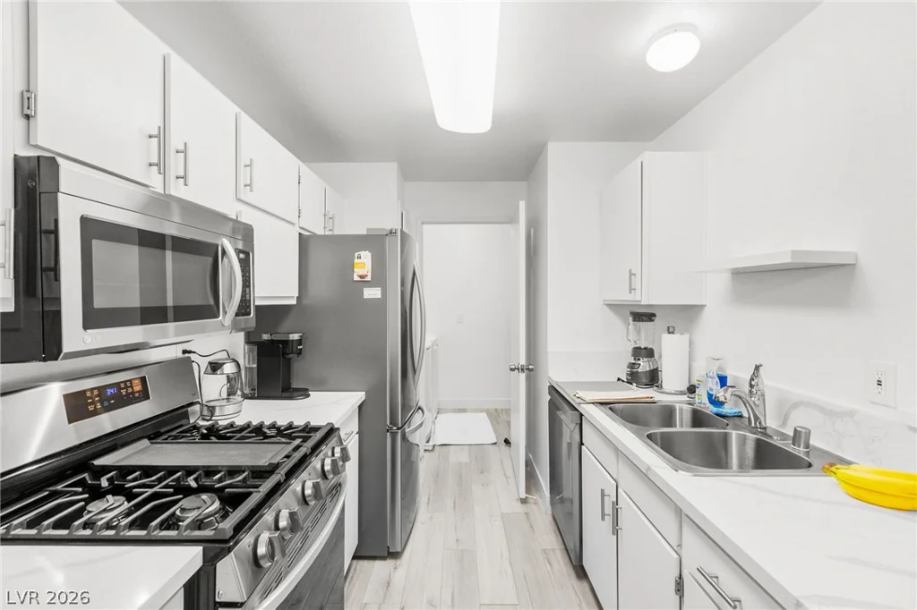 2200 Fort Apache, Las Vegas, NV 89117
