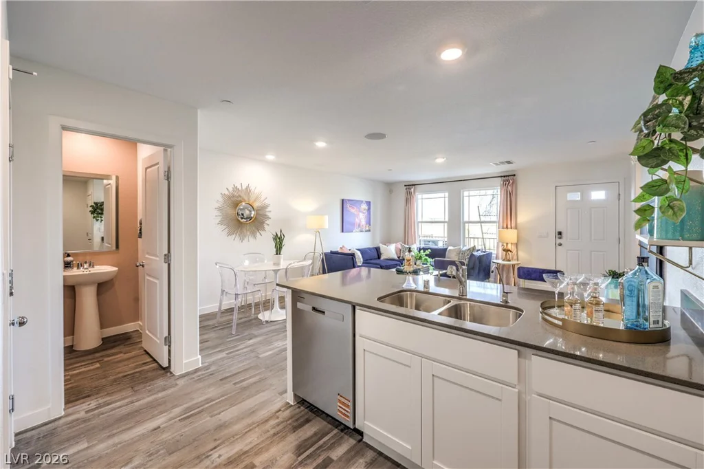 913 Rosy Starling, Henderson, NV 89011