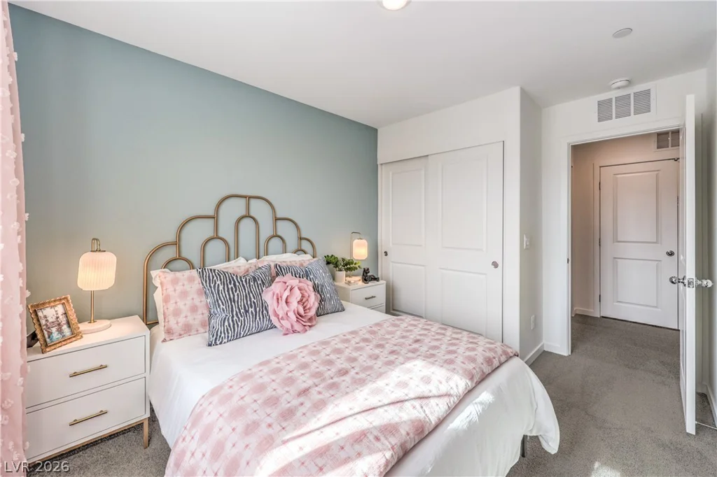 913 Rosy Starling, Henderson, NV 89011
