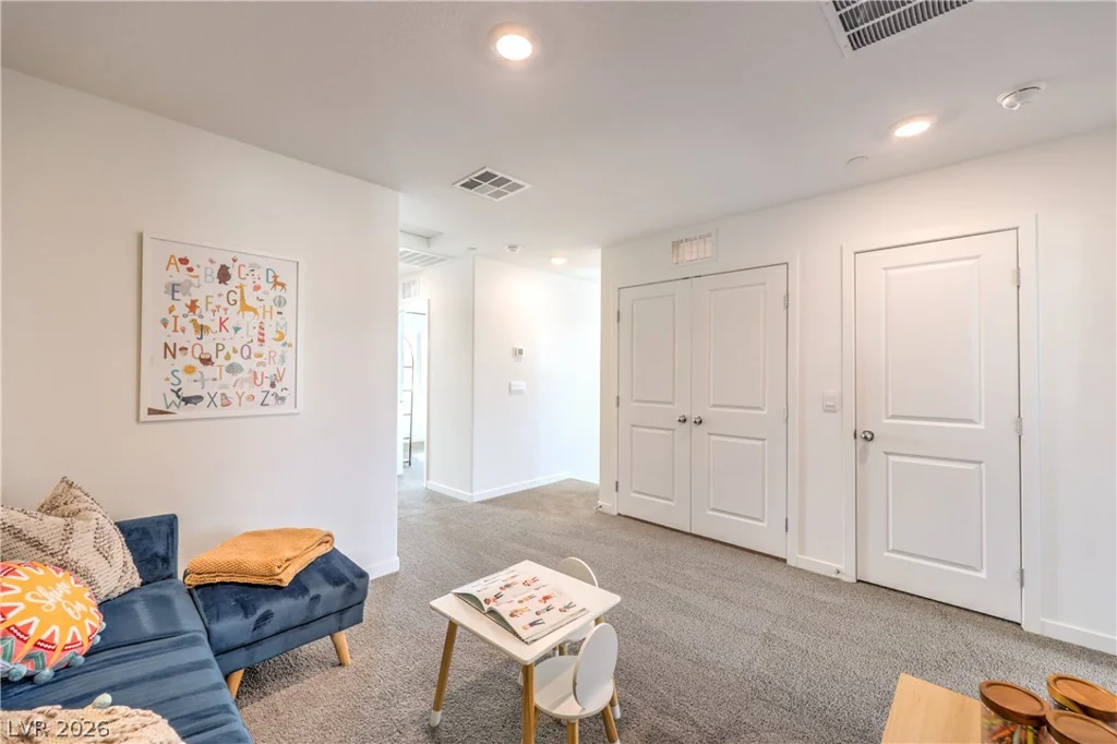 914 Rosy Starling, Henderson, NV 89011