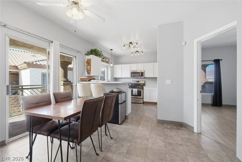 6913 Squaw Mountain, Las Vegas, NV 89130