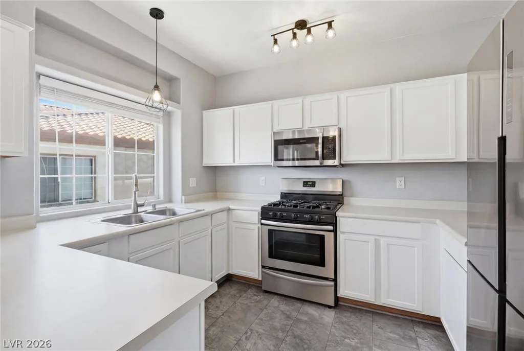 6913 Squaw Mountain, Las Vegas, NV 89130