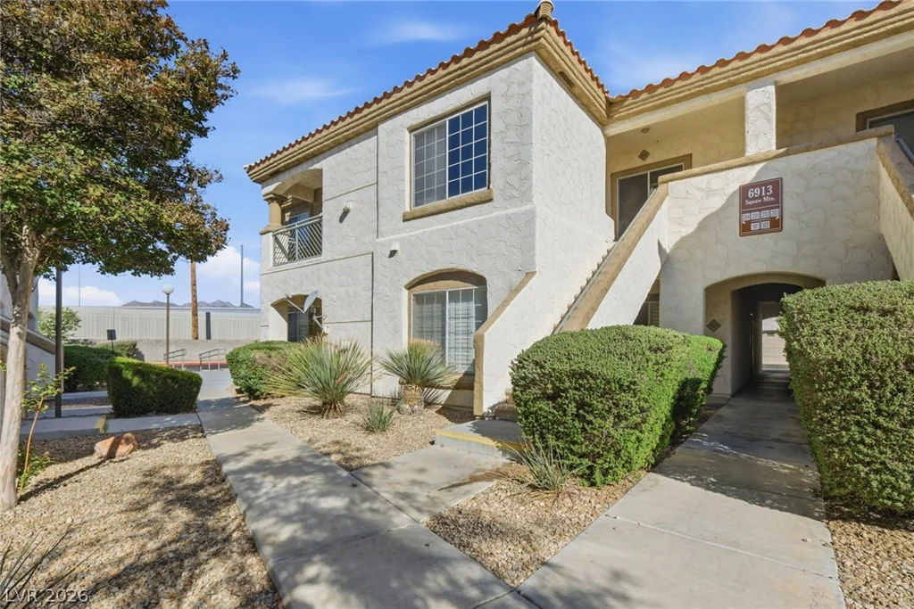 6913 Squaw Mountain, Las Vegas, NV 89130