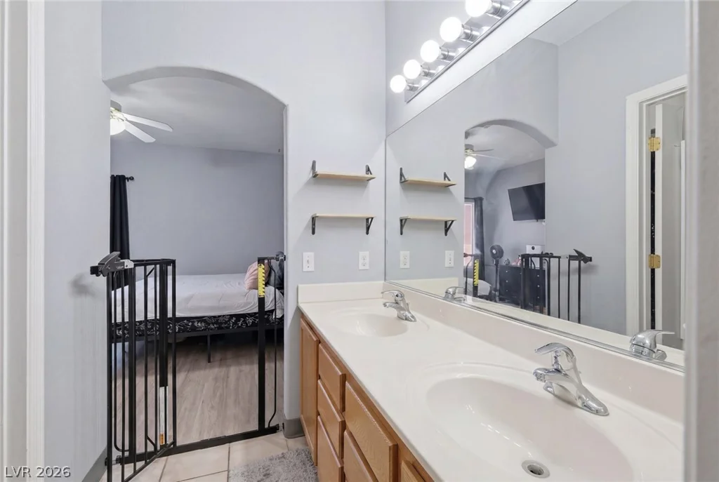 6913 Squaw Mountain, Las Vegas, NV 89130