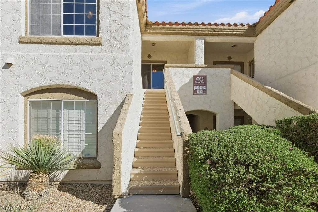 6913 Squaw Mountain, Las Vegas, NV 89130