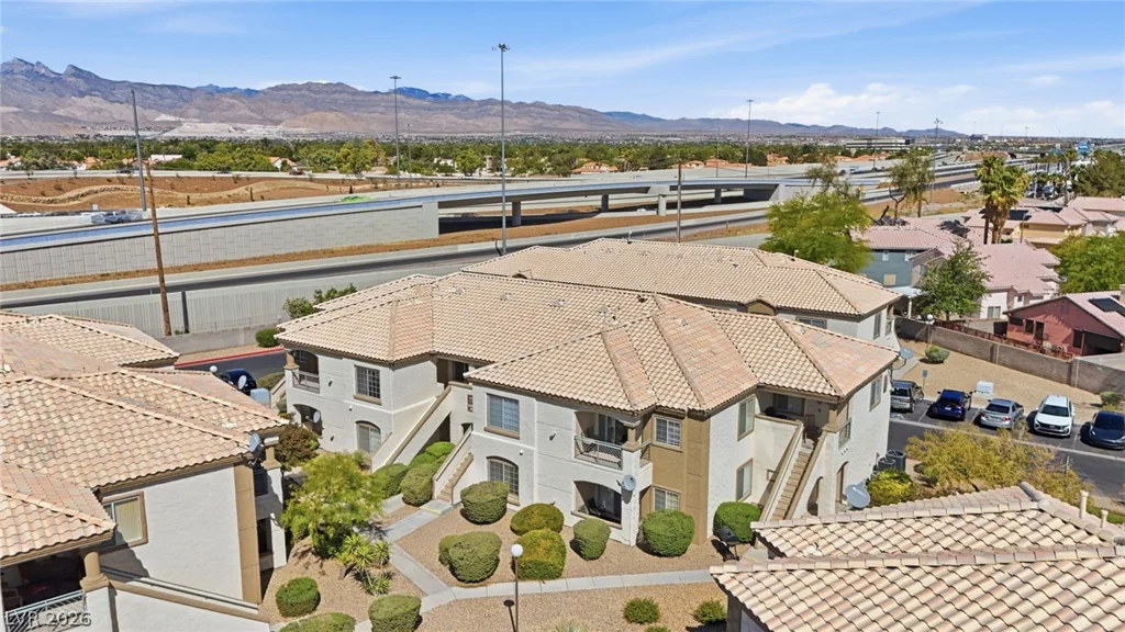 6913 Squaw Mountain, Las Vegas, NV 89130