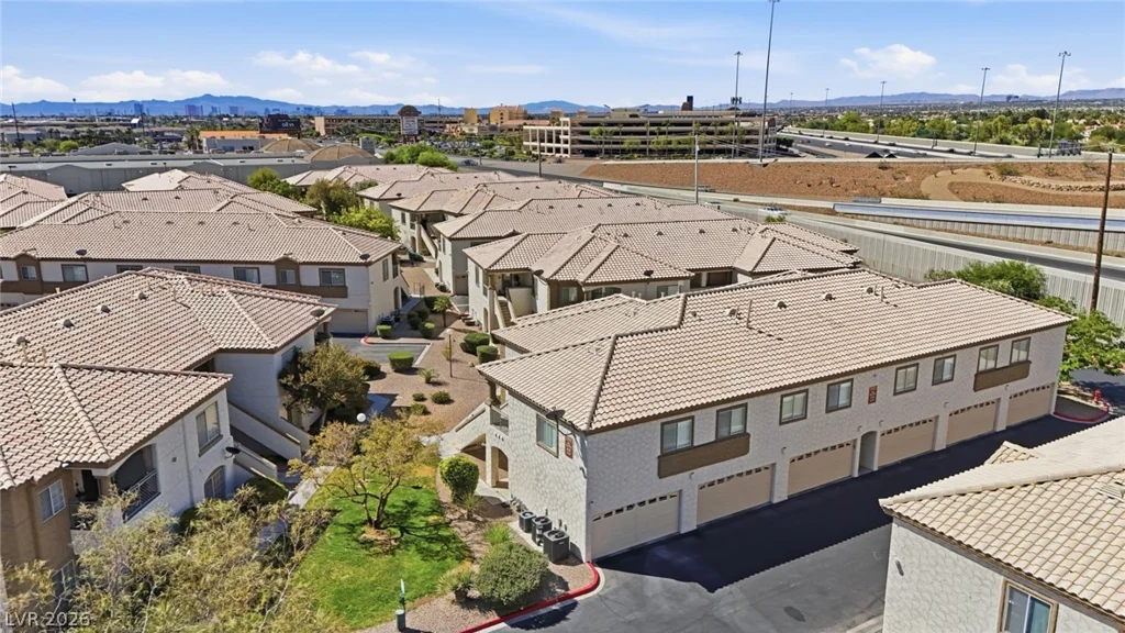 6913 Squaw Mountain, Las Vegas, NV 89130