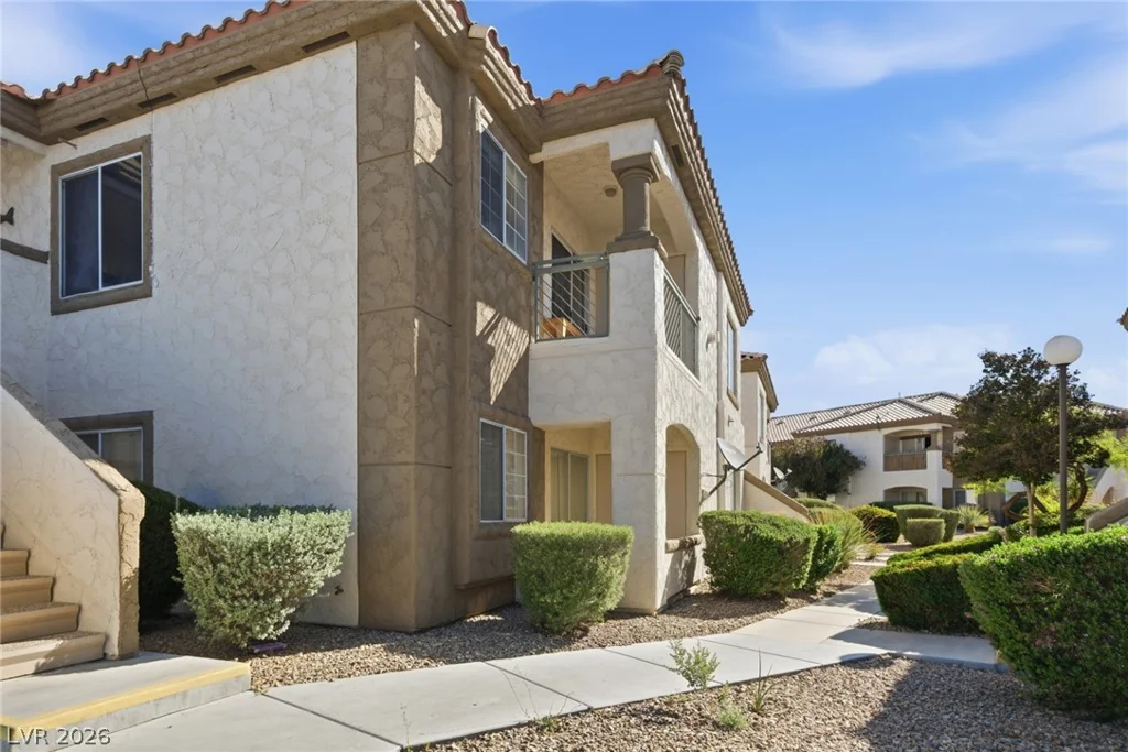 6913 Squaw Mountain, Las Vegas, NV 89130