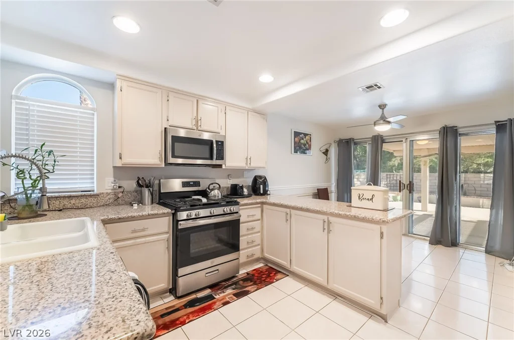 2733 Fire Water, Las Vegas, NV 89117