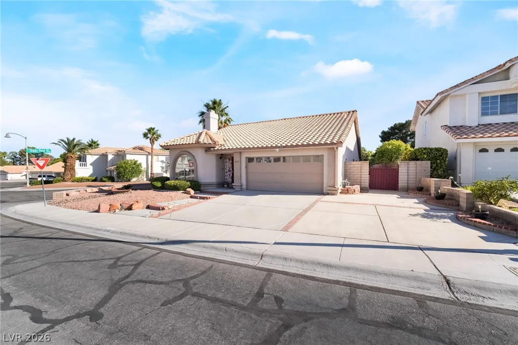 2733 Fire Water, Las Vegas, NV 89117