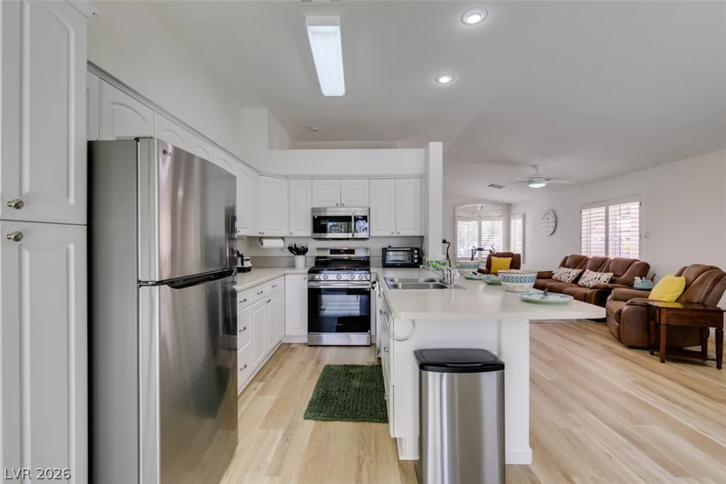1274 Shimmering Glen, Henderson, NV 89014