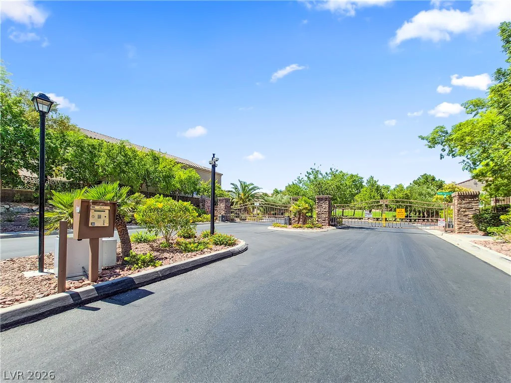 10748 Jubilee Mountain, Las Vegas, NV 89129
