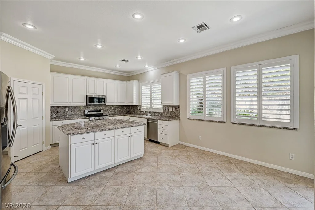 7922 Carson Creek, Las Vegas, NV 89113