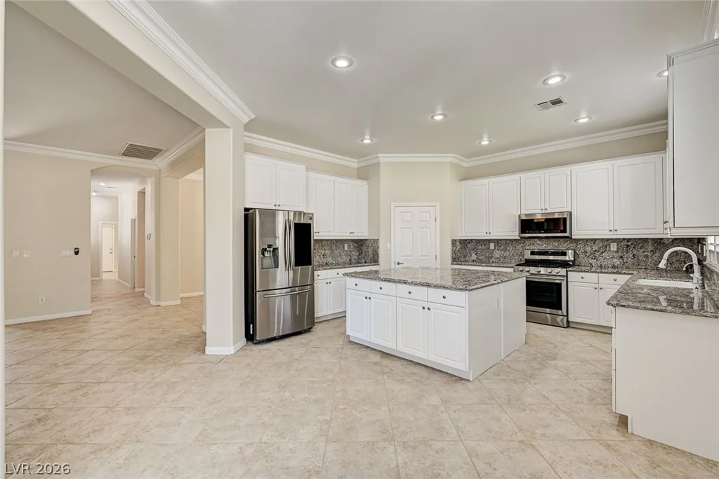 7922 Carson Creek, Las Vegas, NV 89113