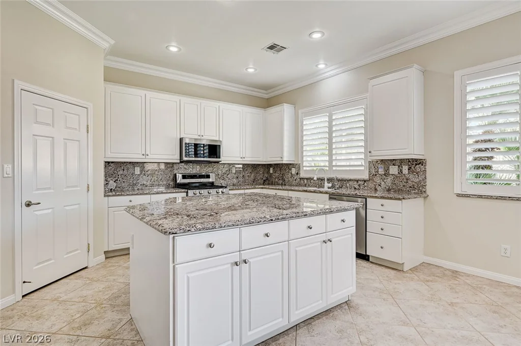 7922 Carson Creek, Las Vegas, NV 89113