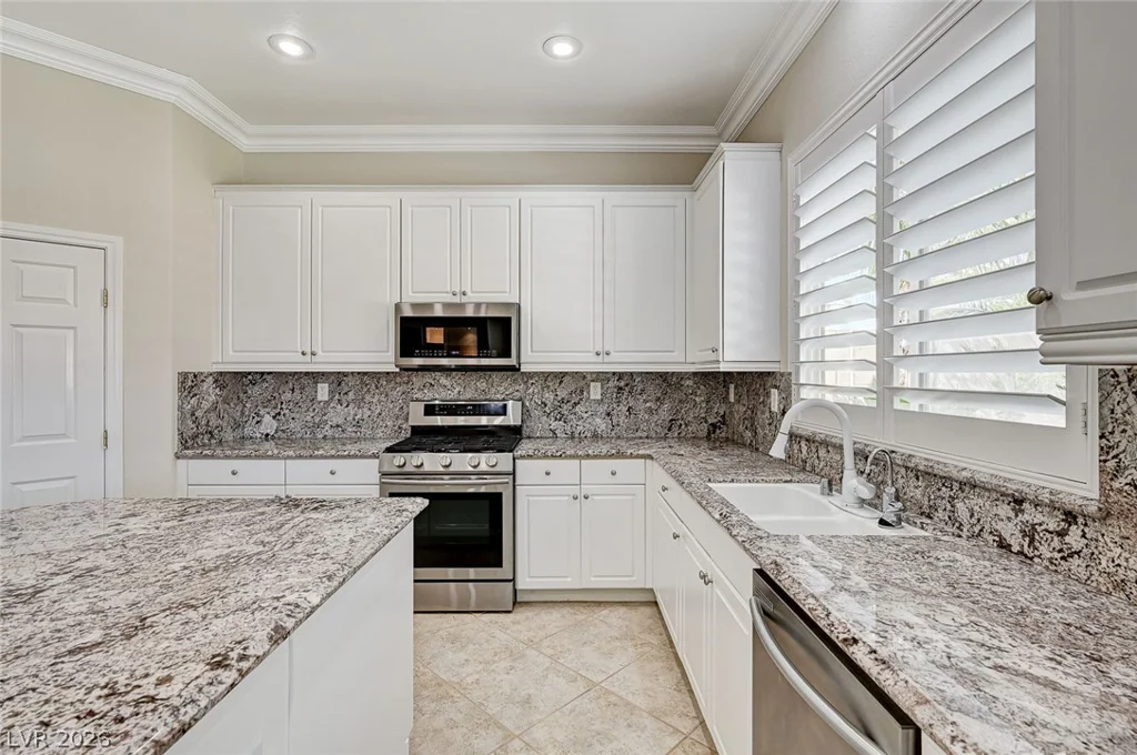 7922 Carson Creek, Las Vegas, NV 89113