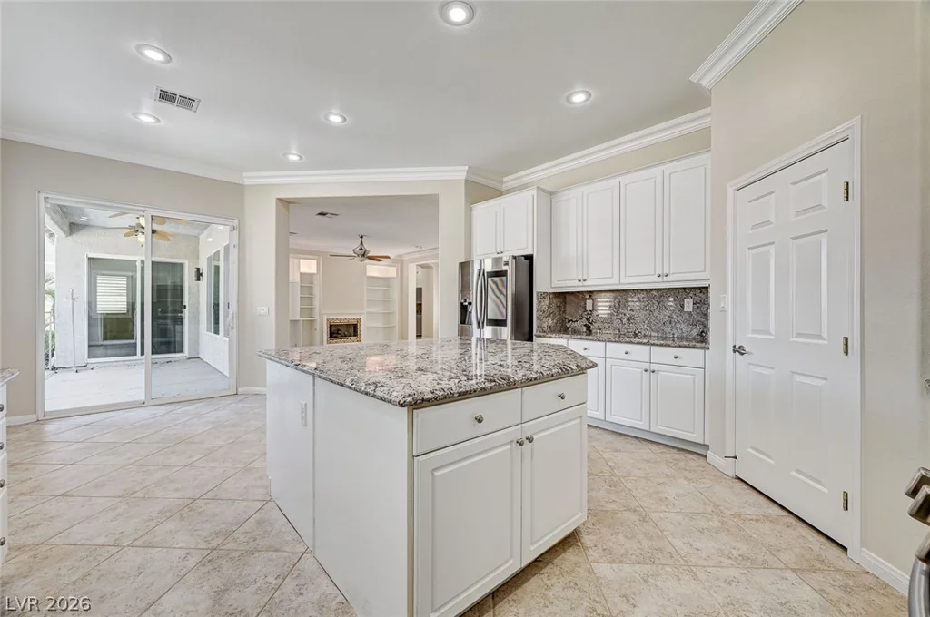 7922 Carson Creek, Las Vegas, NV 89113