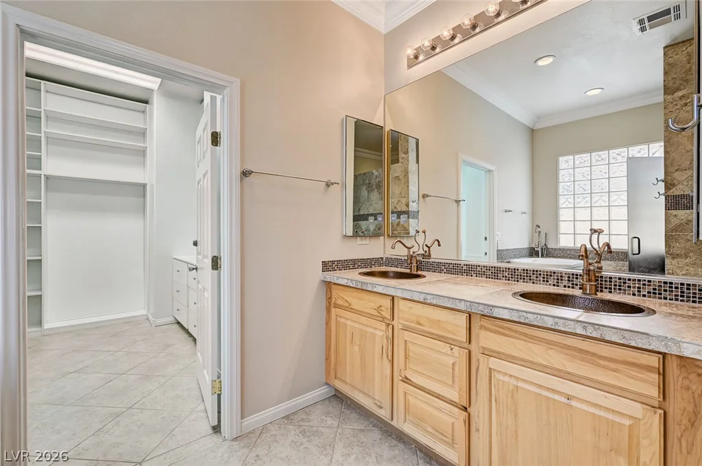 7922 Carson Creek, Las Vegas, NV 89113