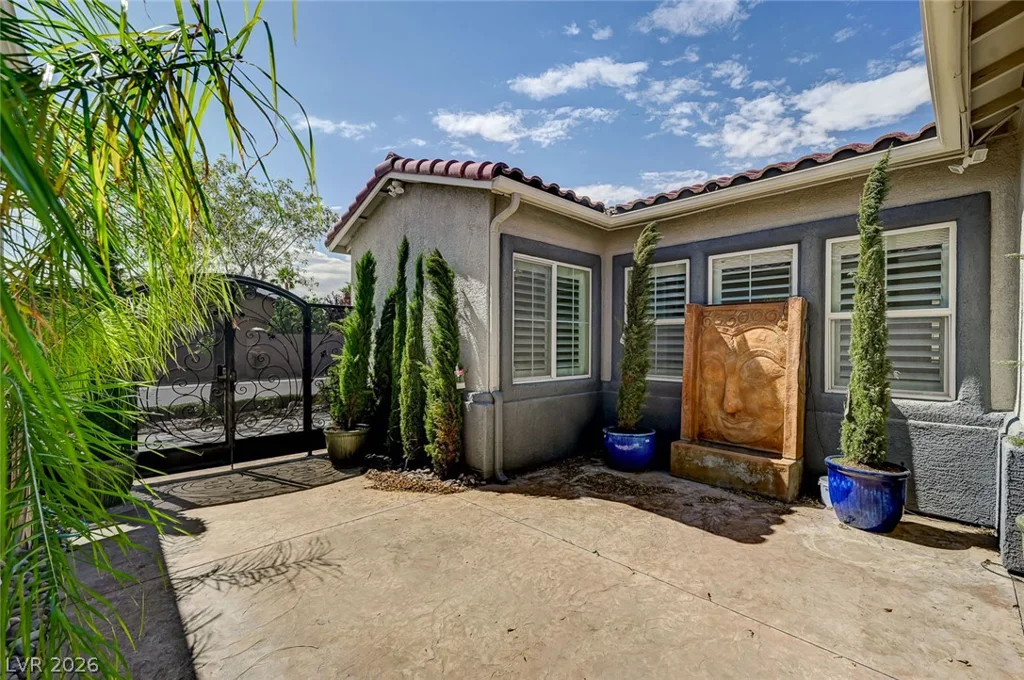 7922 Carson Creek, Las Vegas, NV 89113