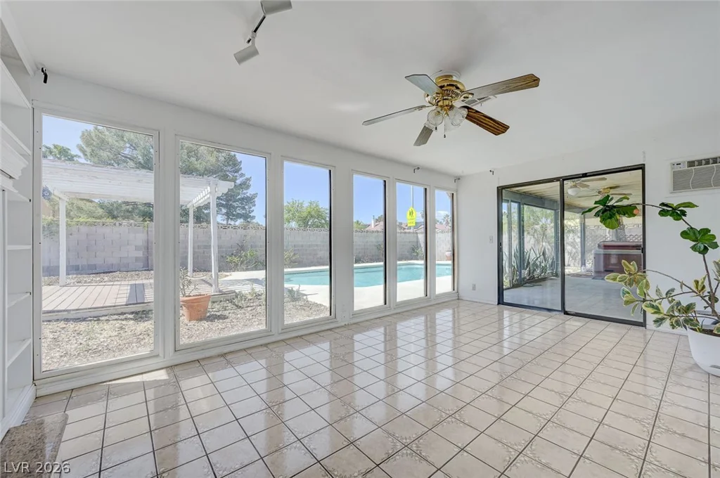 6635 Baywood, Las Vegas, NV 89103