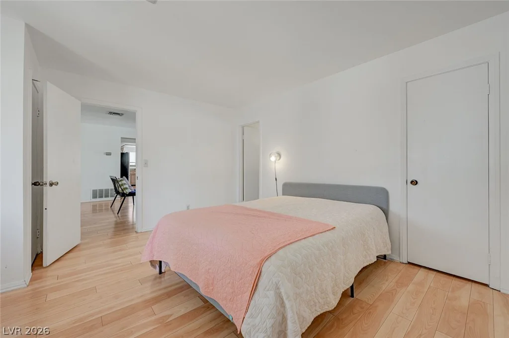 6635 Baywood, Las Vegas, NV 89103