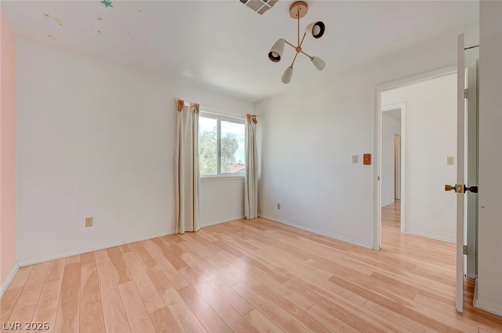 6635 Baywood, Las Vegas, NV 89103