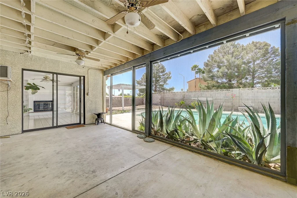 6635 Baywood, Las Vegas, NV 89103