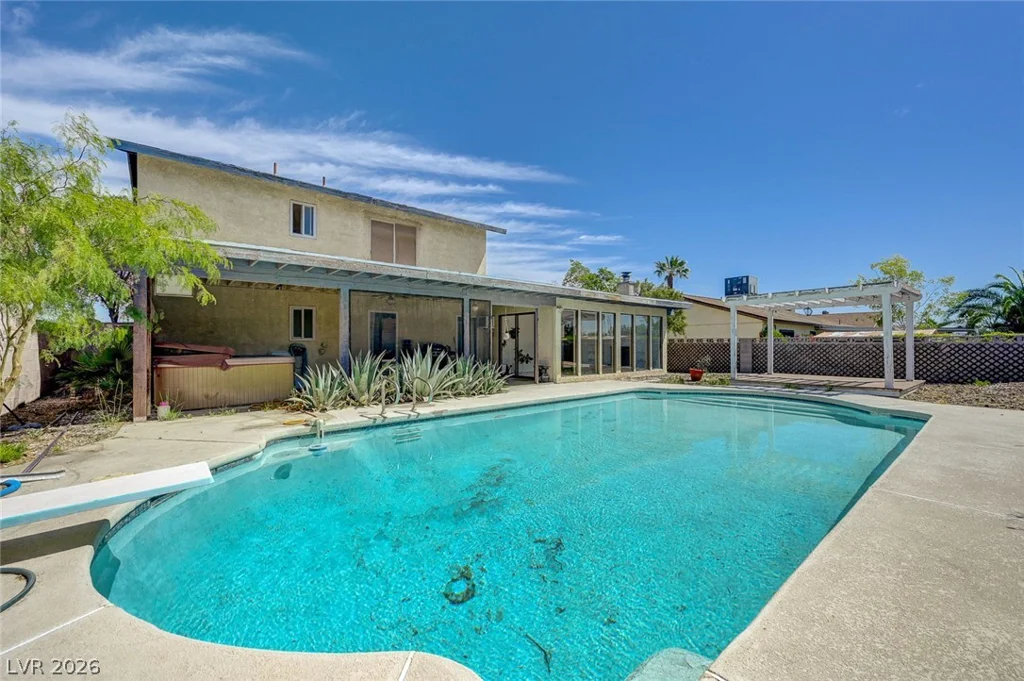 6635 Baywood, Las Vegas, NV 89103