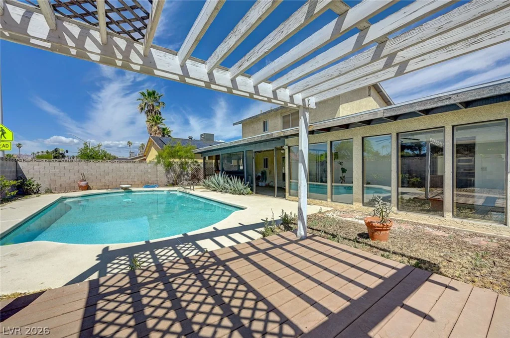 6635 Baywood, Las Vegas, NV 89103