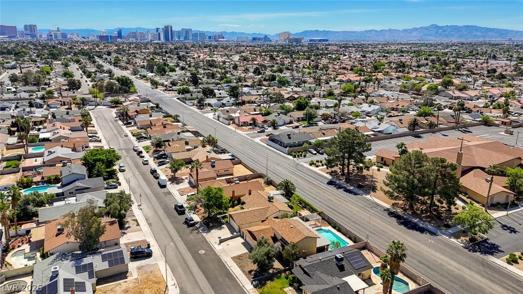 6635 Baywood, Las Vegas, NV 89103