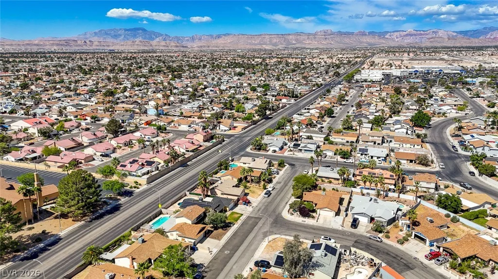 6635 Baywood, Las Vegas, NV 89103