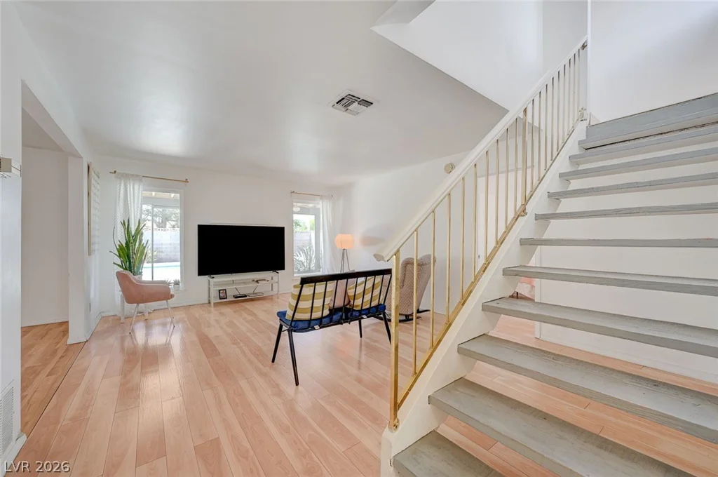 6635 Baywood, Las Vegas, NV 89103