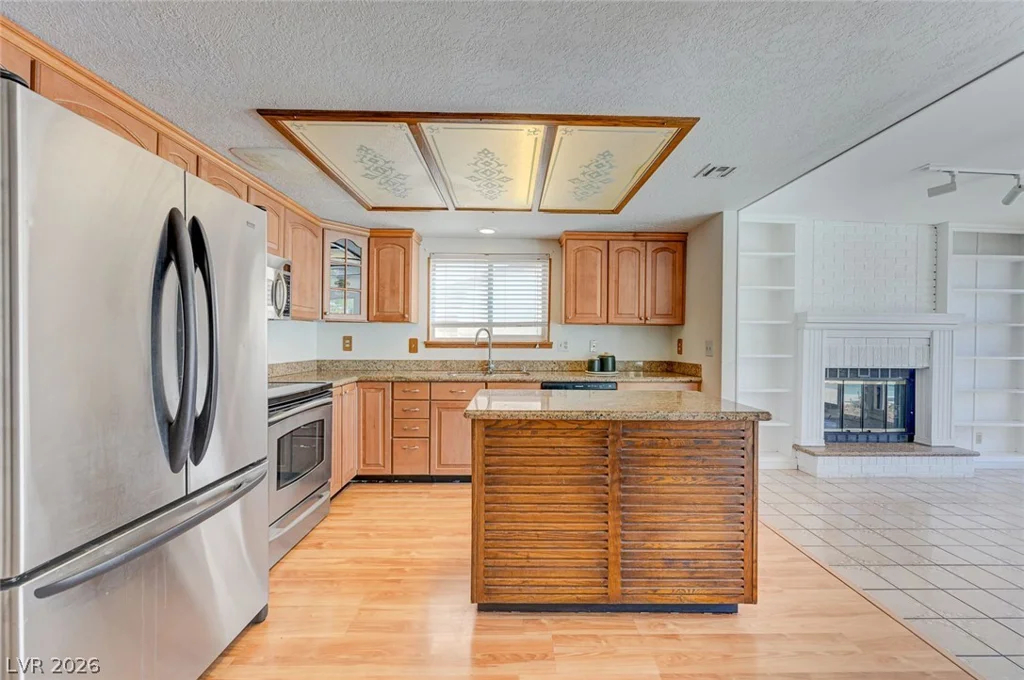 6635 Baywood, Las Vegas, NV 89103
