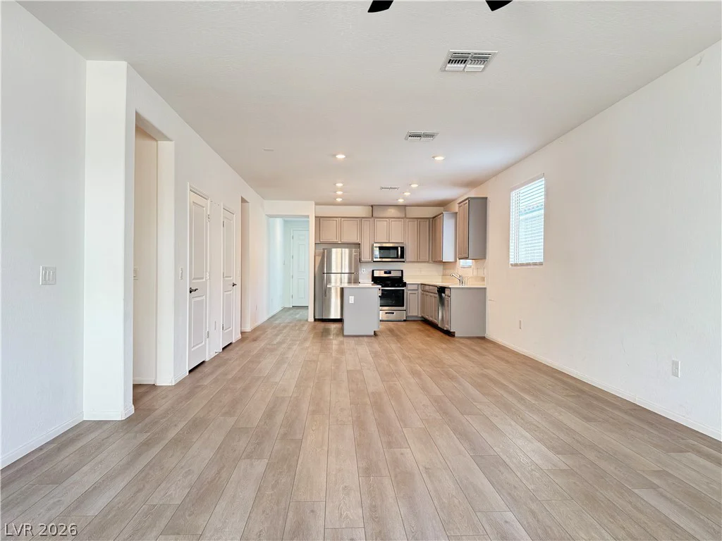 6842 Laguna Blanca, North Las Vegas, NV 89086
