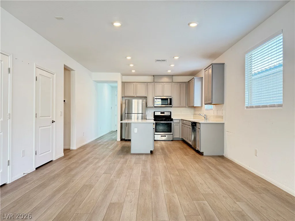 6842 Laguna Blanca, North Las Vegas, NV 89086