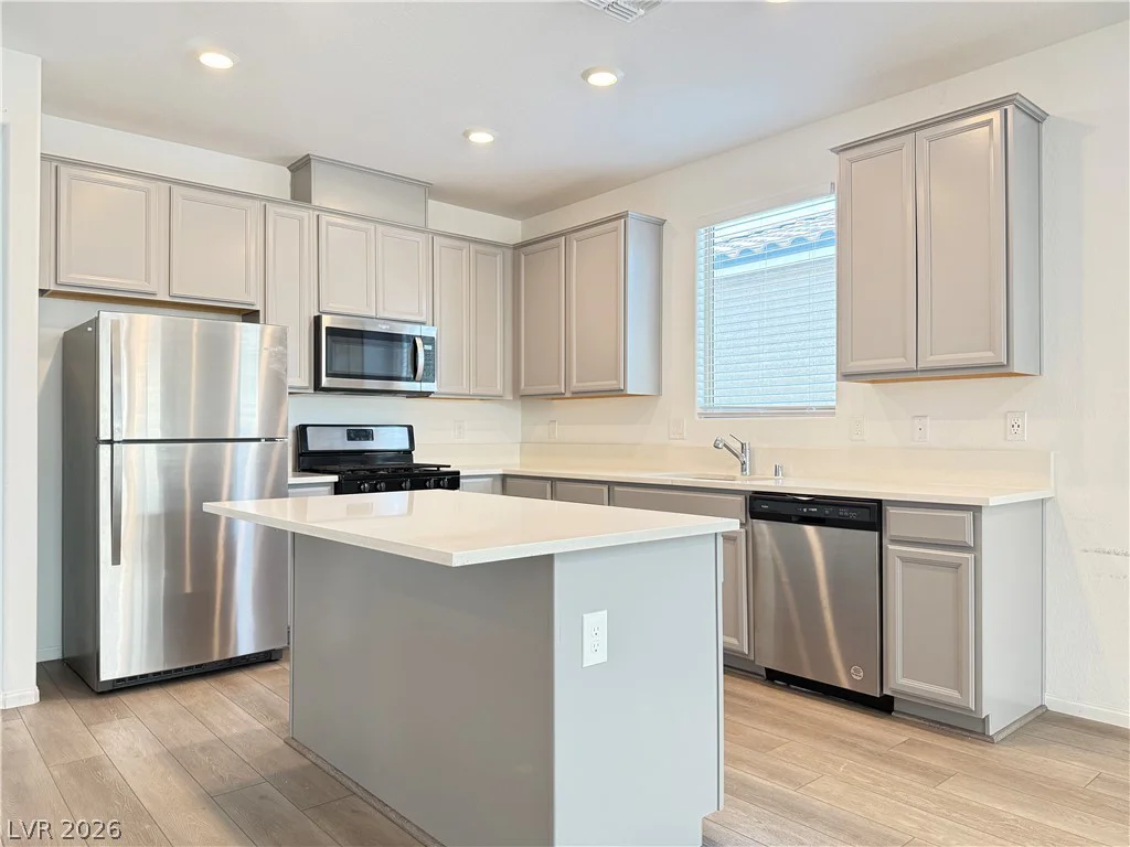 6842 Laguna Blanca, North Las Vegas, NV 89086
