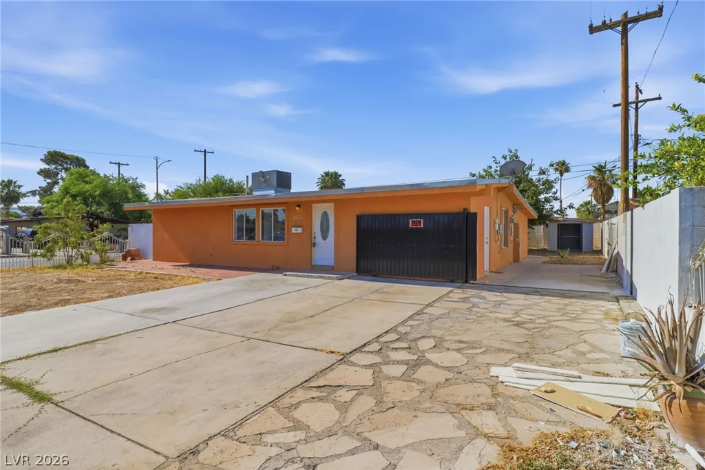 2843 Flower, North Las Vegas, NV 89030