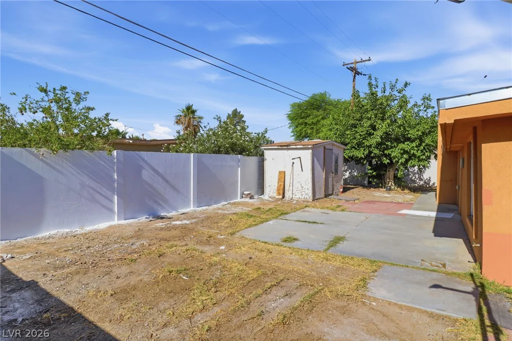 2843 Flower, North Las Vegas, NV 89030