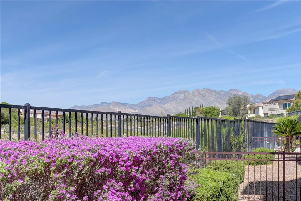 9209 Tudor Park, Las Vegas, NV 89145