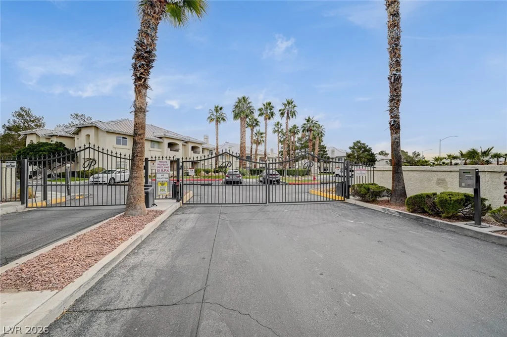 3320 Fort Apache, Las Vegas, NV 89117