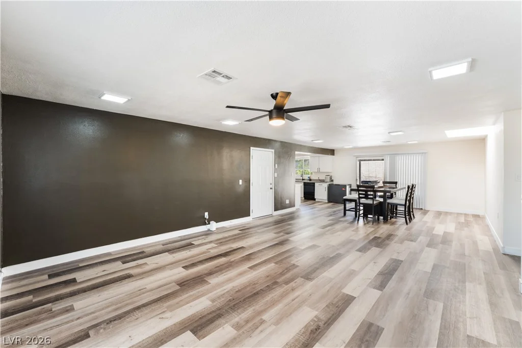 3313 El Camino Real, Las Vegas, NV 89121