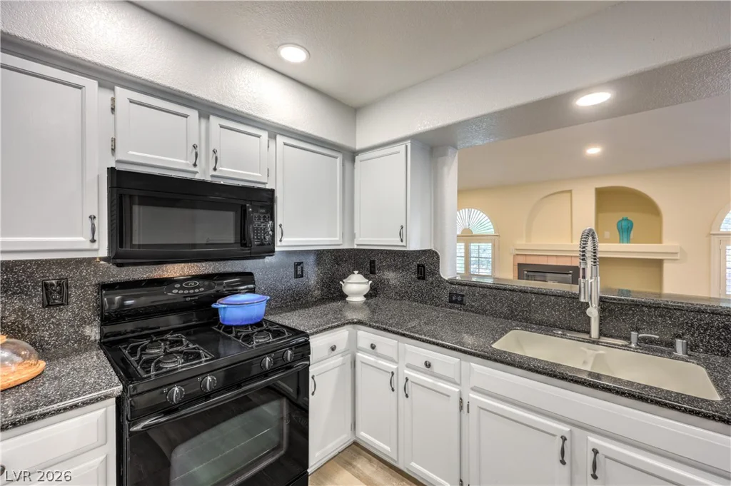 7950 Flamingo, Las Vegas, NV 89147