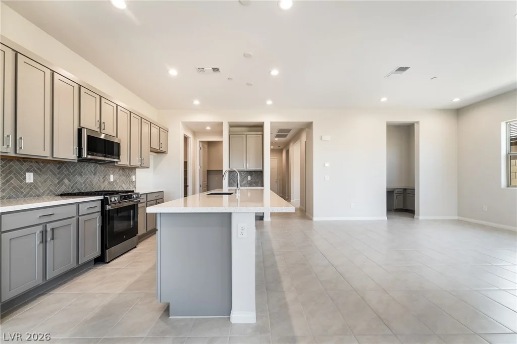 652 Ambridge, Henderson, NV 89011
