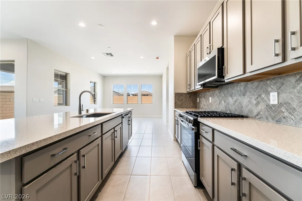 652 Ambridge, Henderson, NV 89011