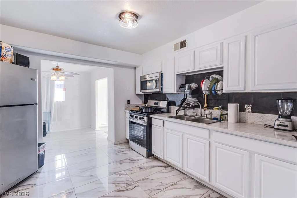 3924 Voxna, Las Vegas, NV 89119