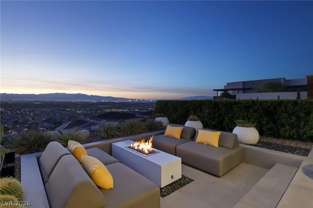 375 Tranquil Peak, Henderson, NV 89012