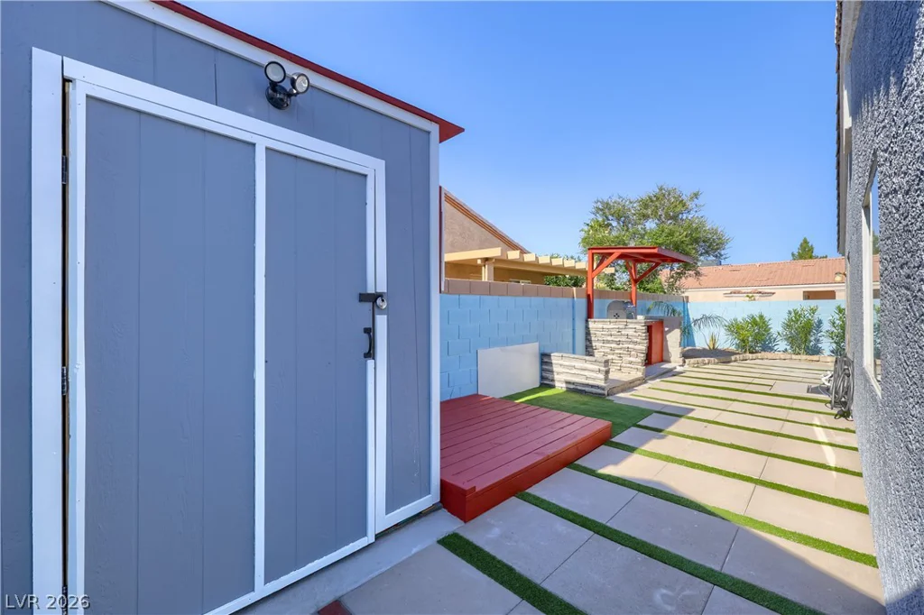 5205 Mineral Lake, Las Vegas, NV 89122
